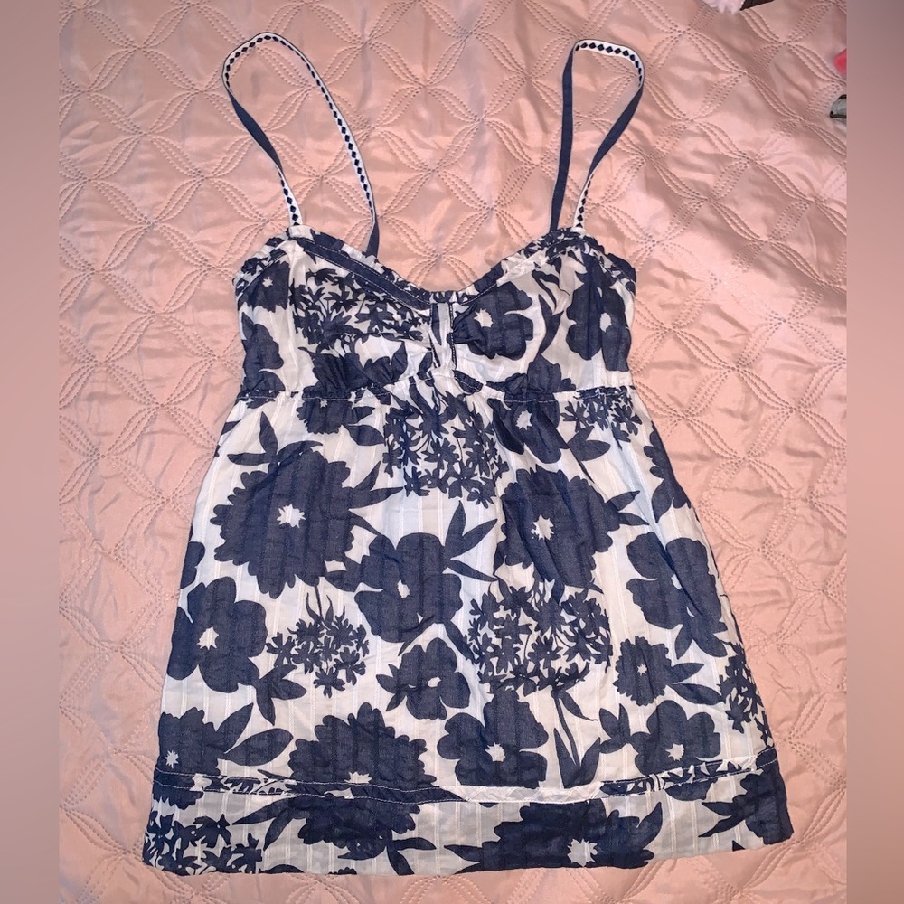 Abercrombie and Fitch tank size M